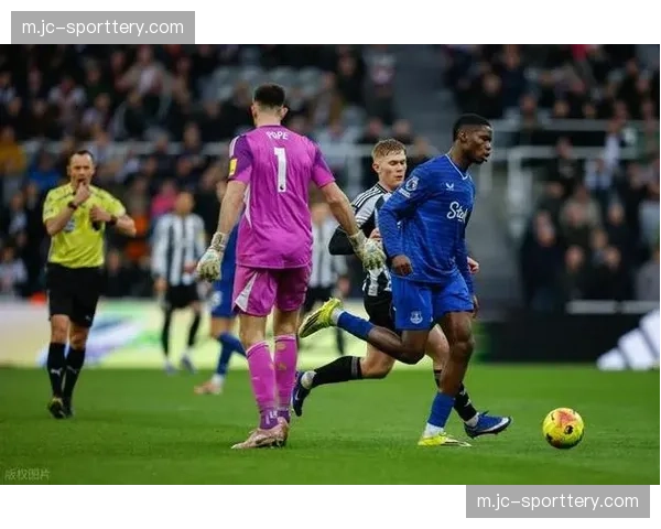 埃弗顿与伯恩利交锋胜负分明 较少出现平局结果